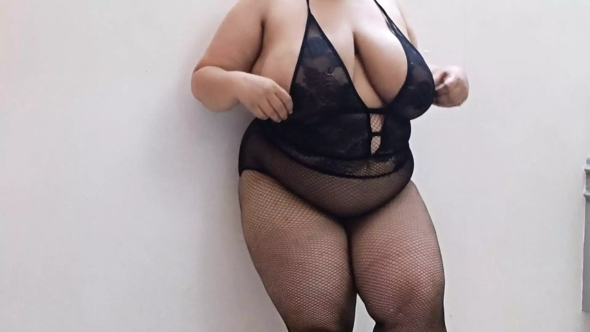 Indian Chubby Bbw Does Cam Show In Fishnet Lingerie