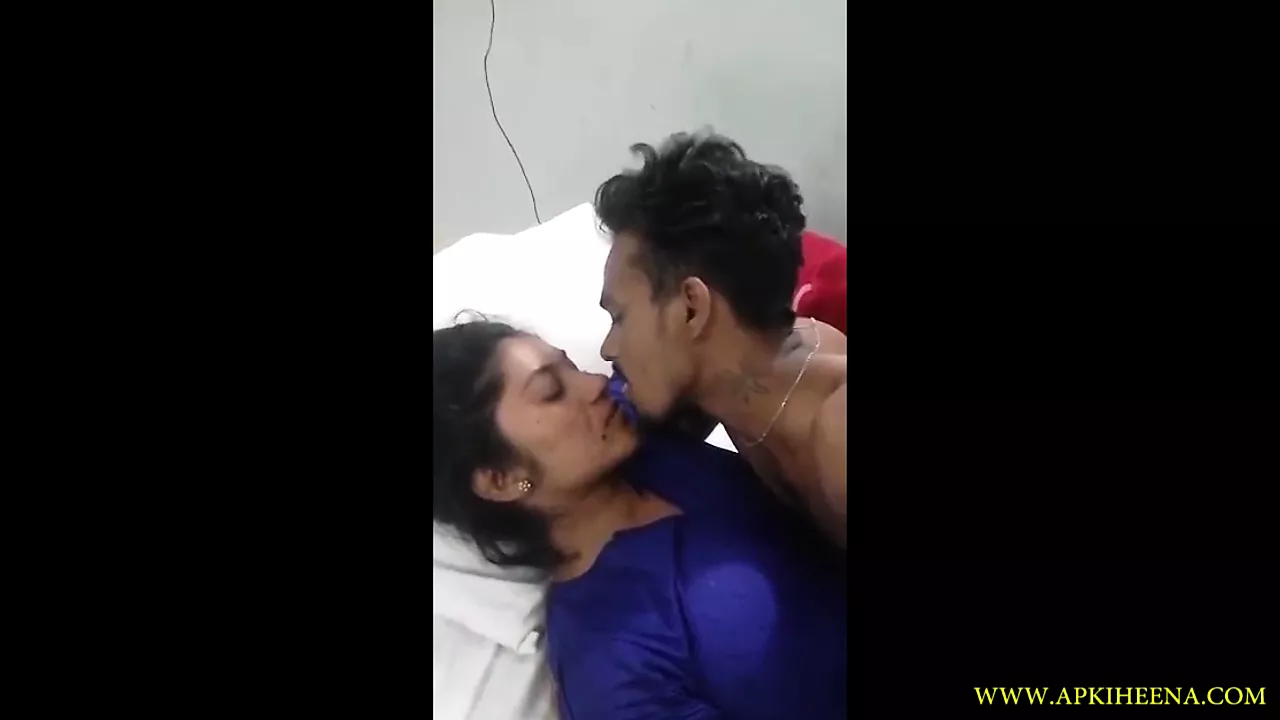 Bengali labors pehli bar sex kiye malik se chutti lekr photo