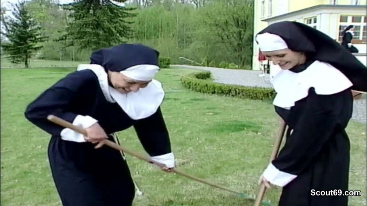 Notgeile Nonne Besorgt Es Ihrem Ungläubigen Freund
