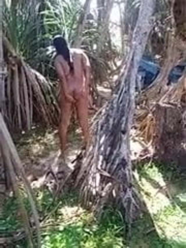 Sri Lankan Women Outdoor Bath Spy