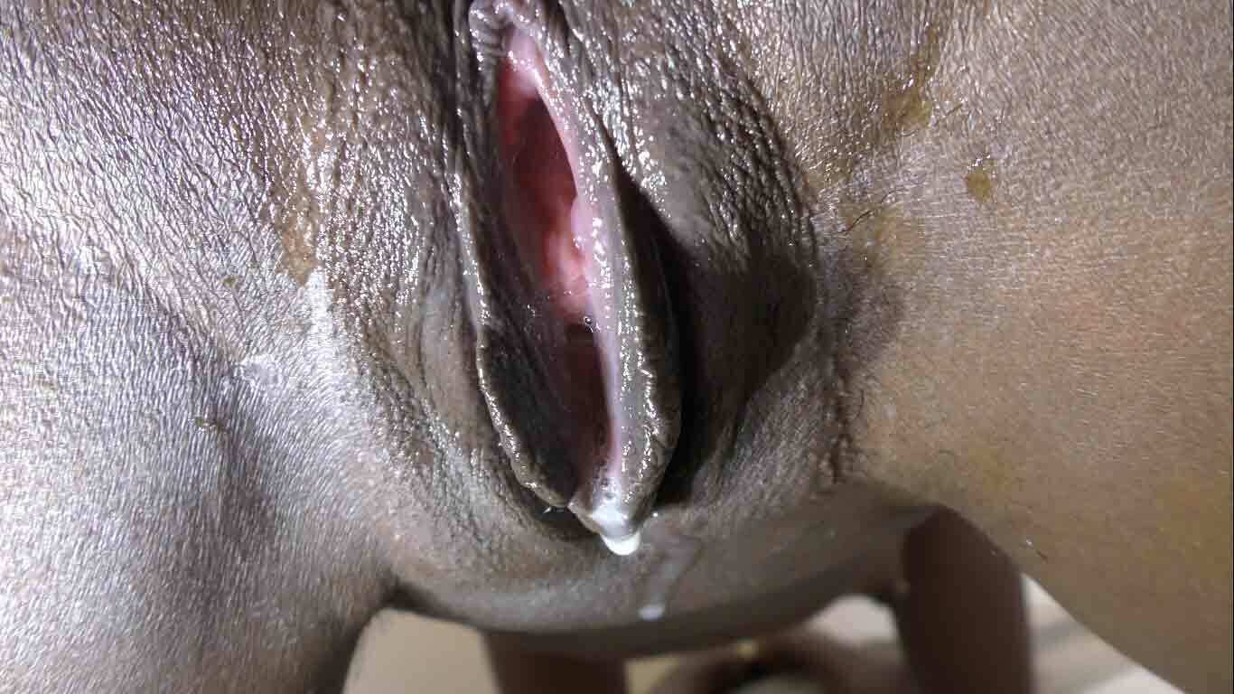 Horsecum inside ebony pussy