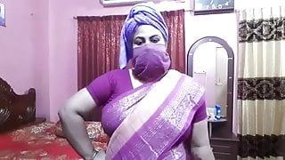 Desi aunty sex talk, Didi trains for sexy fucking
