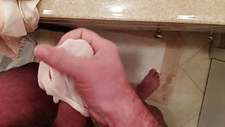 Playing with mother in law private things and cumming