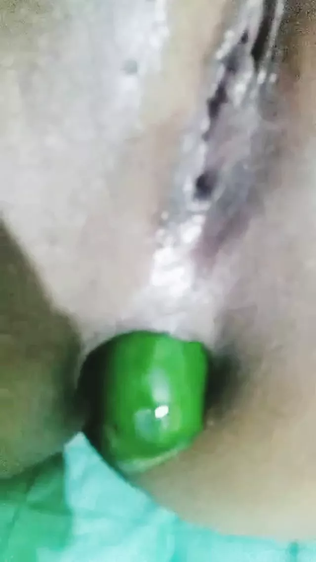 arab cucumber saudi swinger sgirlfriend Porn Pics Hd