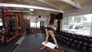 Naughty America VR - Sofi Ryan big booty fucking in the gym!