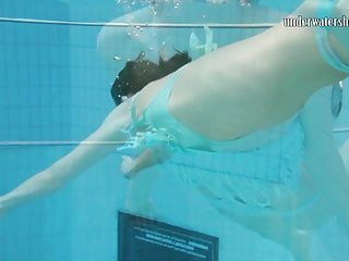 Underwater naked - Gazel podvodkova underwater naked beauty