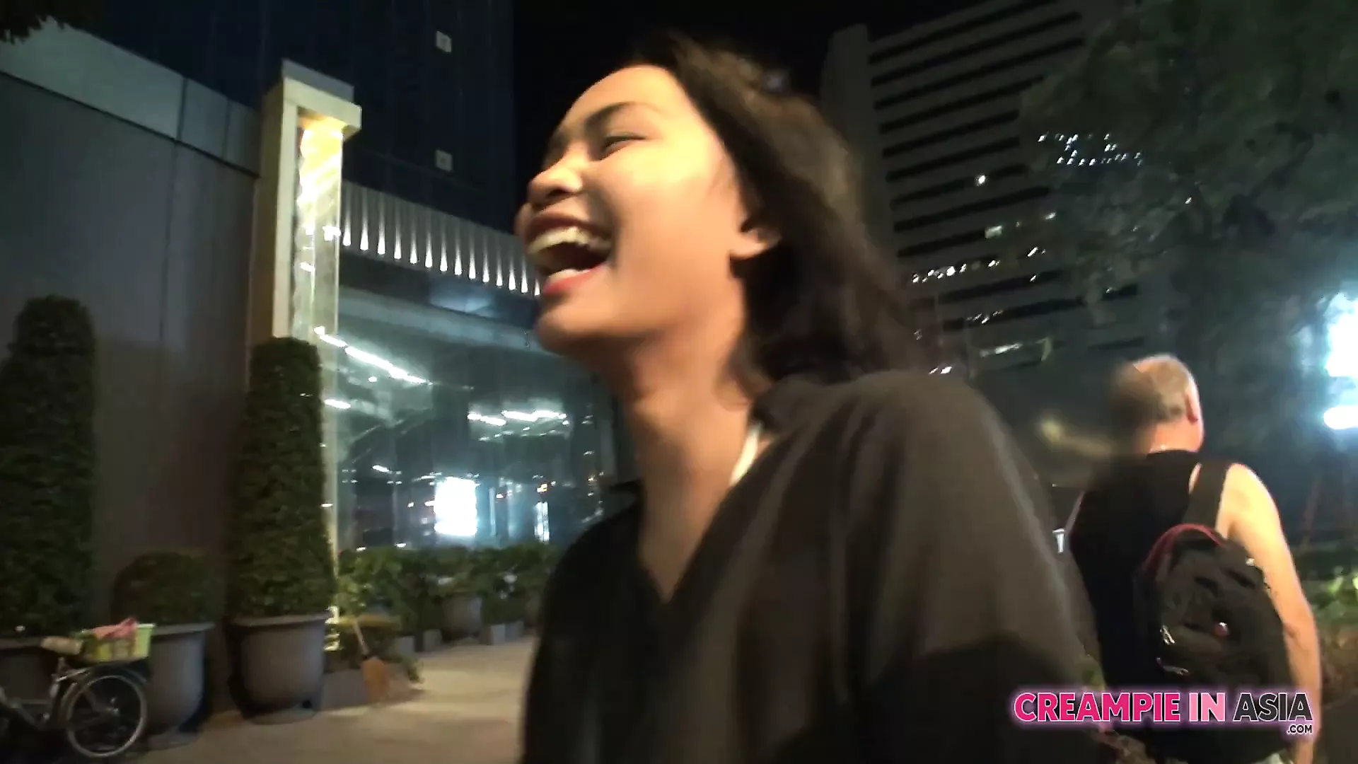 Pretty young Thai hooker picked up off the street and creampie