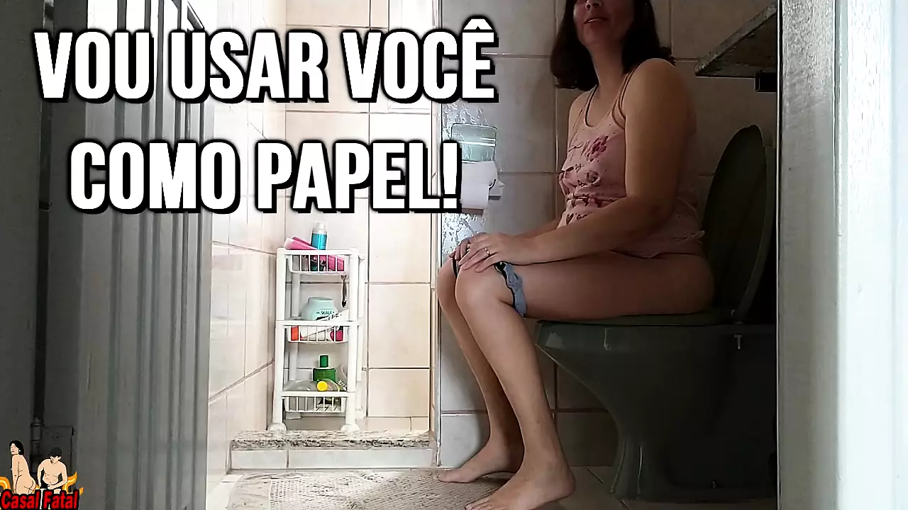 Vrouw gebruikt haar cuckold als toiletpapier voor mensen xHamster afbeelding