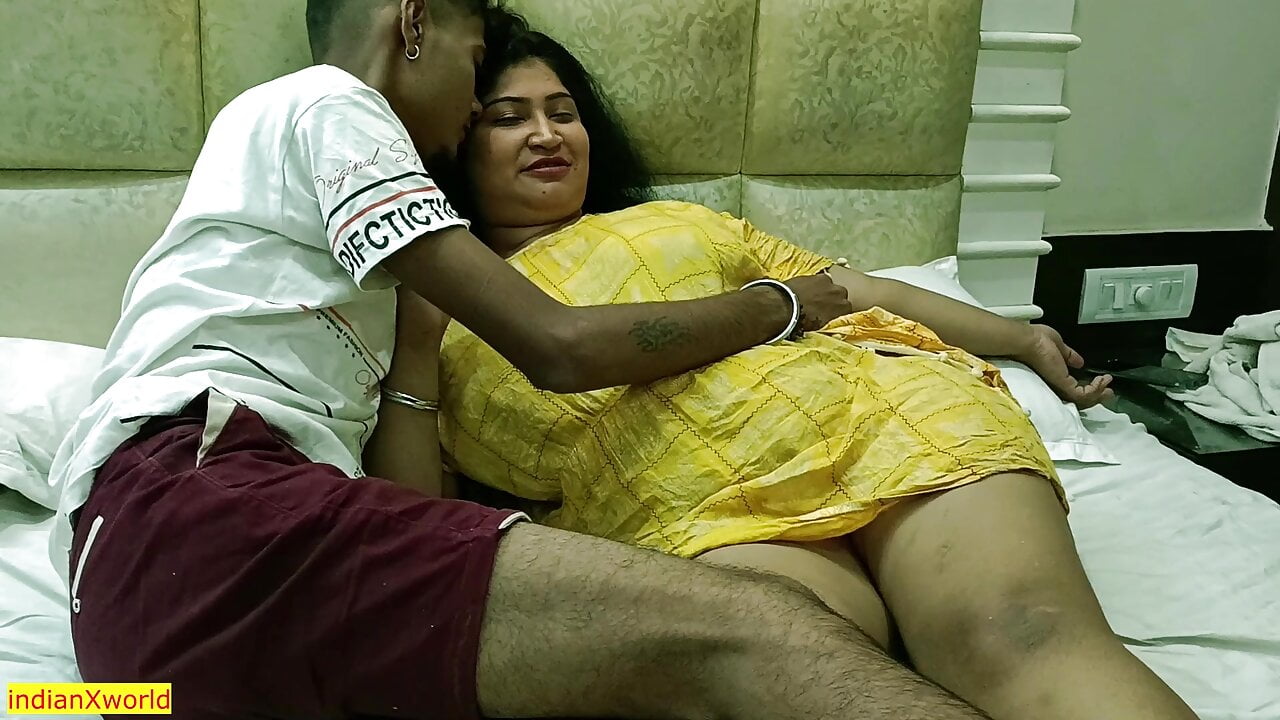 Indian Beautiful Stepsister Sex! Indian Family picture