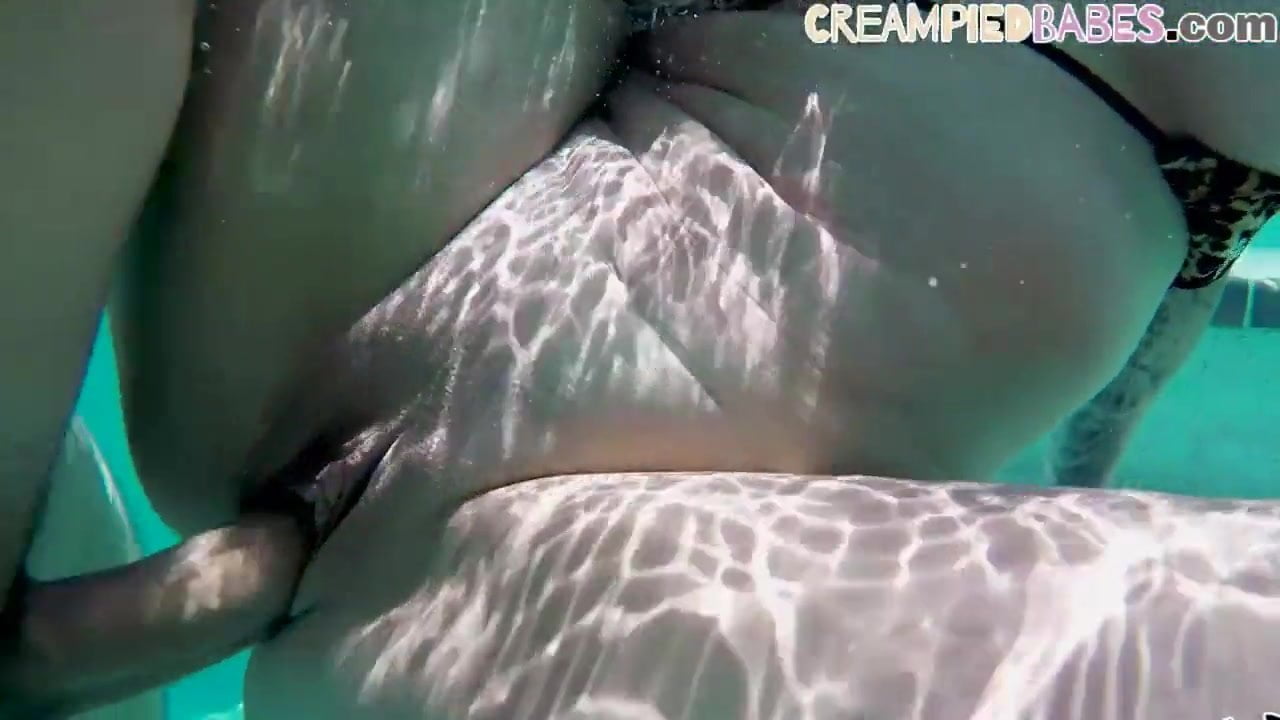1280px x 720px - Bigtit milf fucks underwater before poolside sex | xHamster